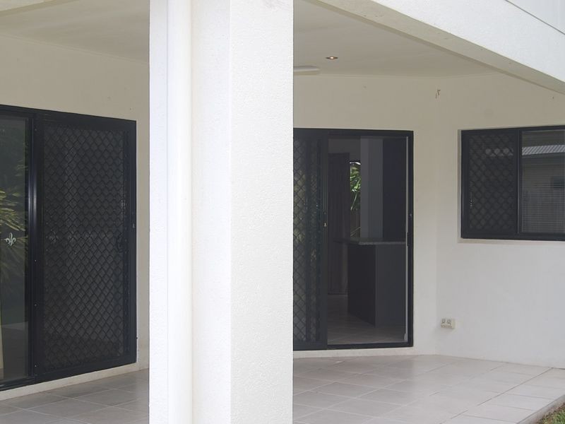 17 Seclusion Drive, Palm Cove QLD 4879