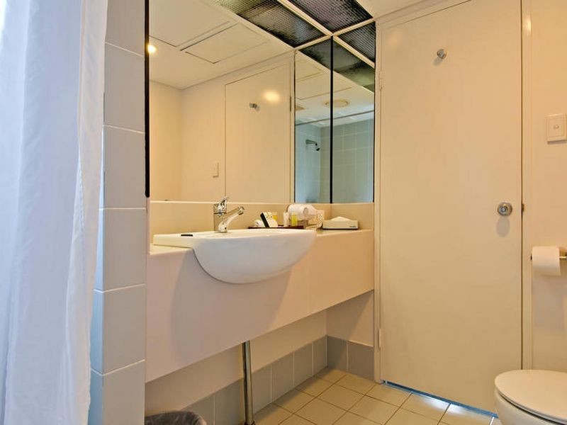 203/209 Abbott Street, Cairns North QLD 4870