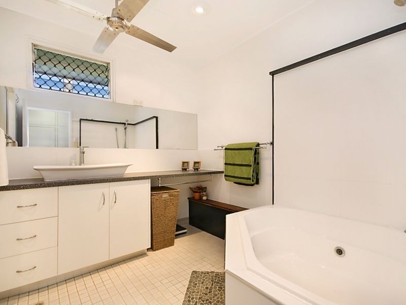 18 Batt Street, Clifton Beach QLD 4879
