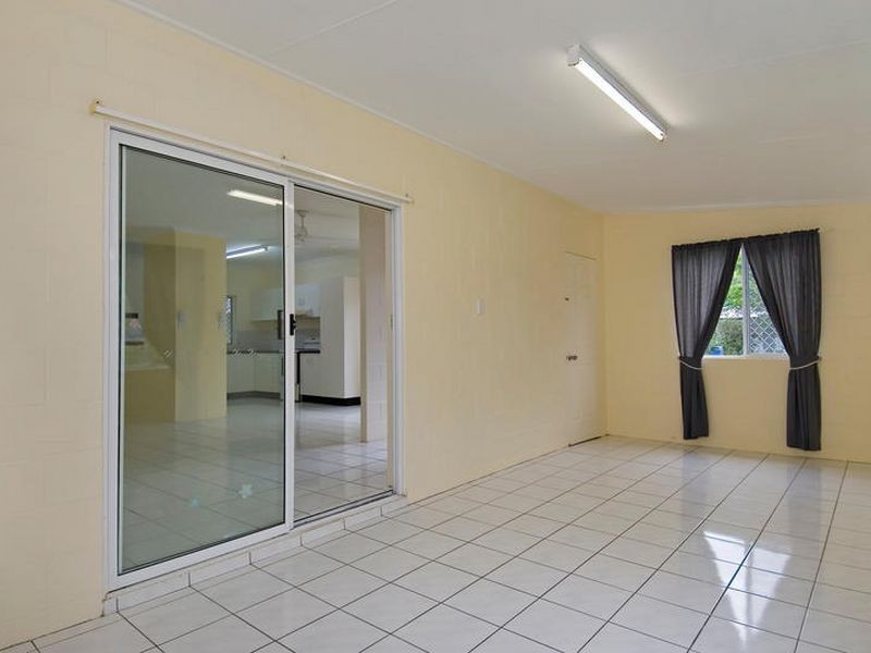 13 Queenscliff Close, Kewarra Beach QLD 4879