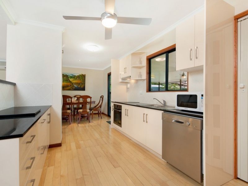 42 Macilwraith Street, Manoora QLD 4870