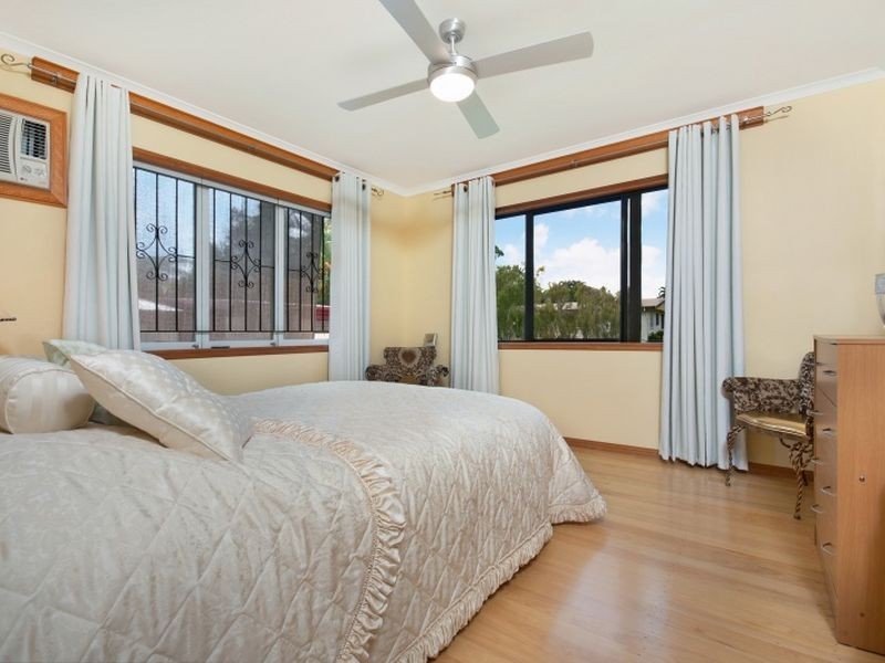 42 Macilwraith Street, Manoora QLD 4870