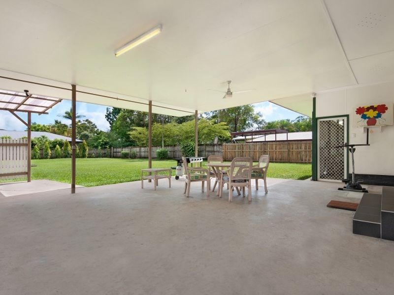 42 Macilwraith Street, Manoora QLD 4870