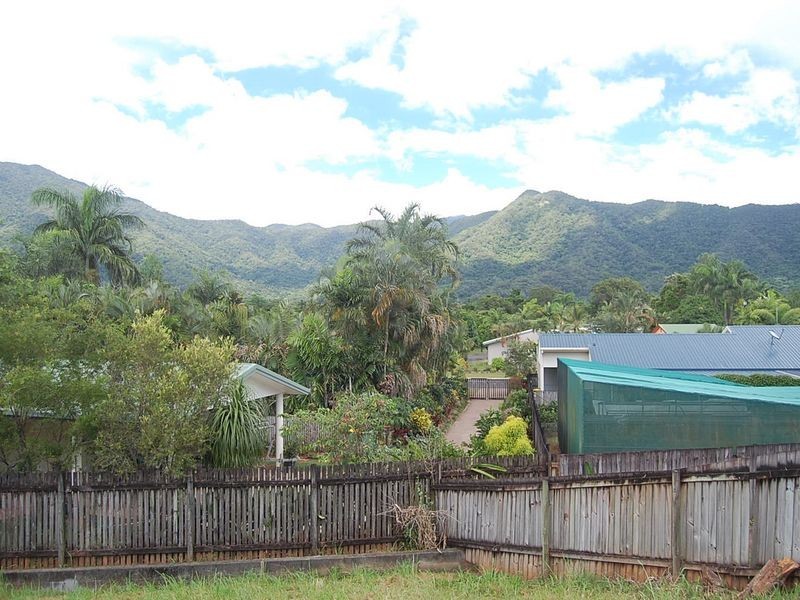 28 Allinga Close, Bentley Park QLD 4869