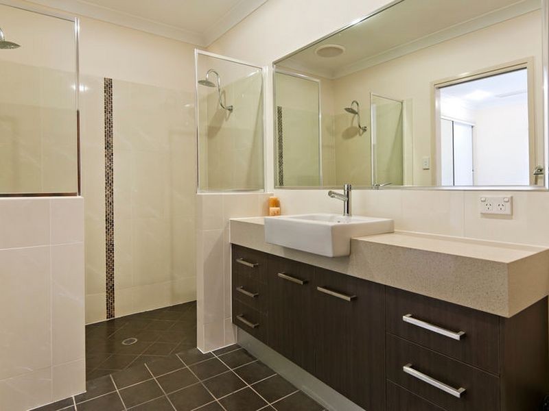 4 Coccoloba Close, Redlynch QLD 4870