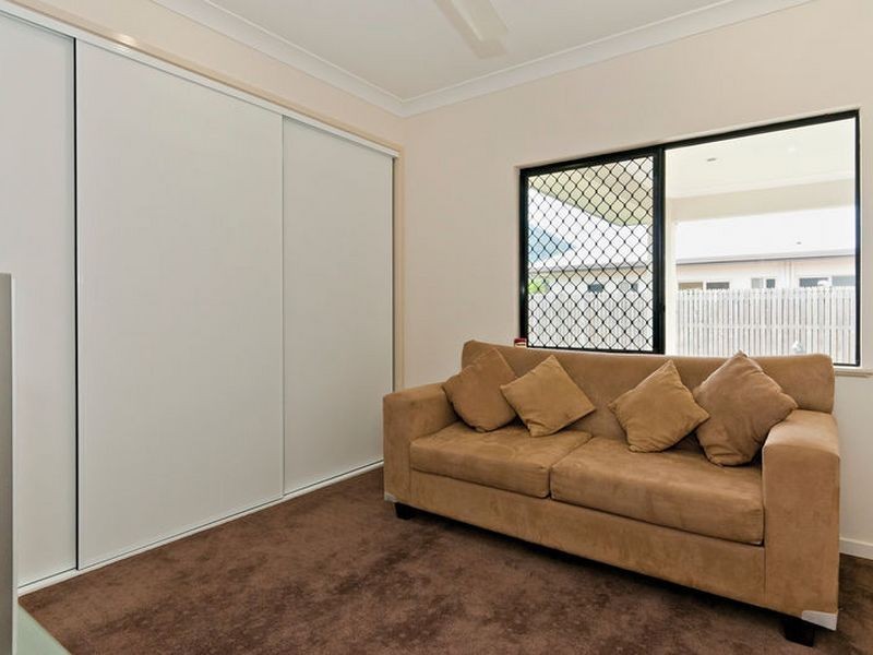 4 Coccoloba Close, Redlynch QLD 4870