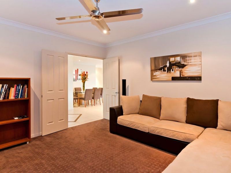 4 Coccoloba Close, Redlynch QLD 4870
