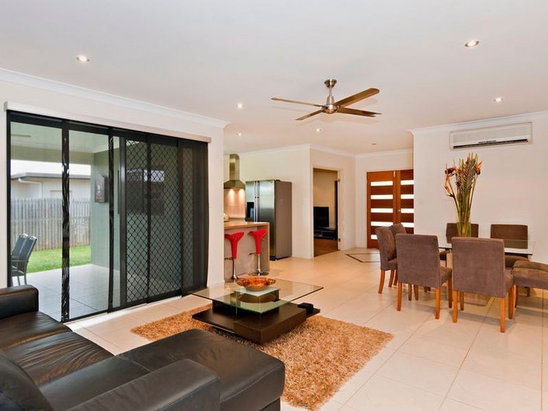 4 Coccoloba Close, Redlynch QLD 4870