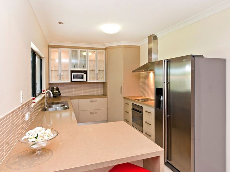 4 Coccoloba Close, Redlynch QLD 4870