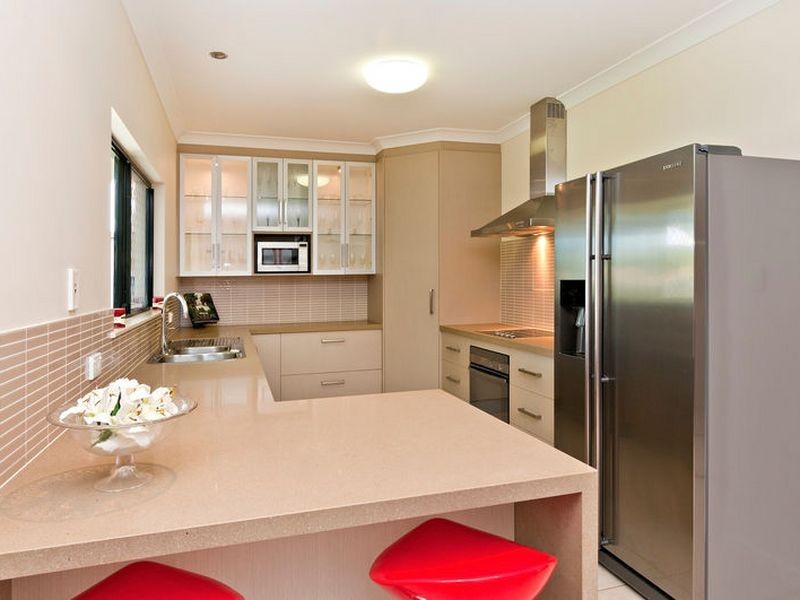 4 Coccoloba Close, Redlynch QLD 4870