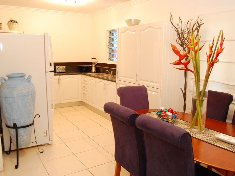 8 Hill Street, Manunda QLD 4870