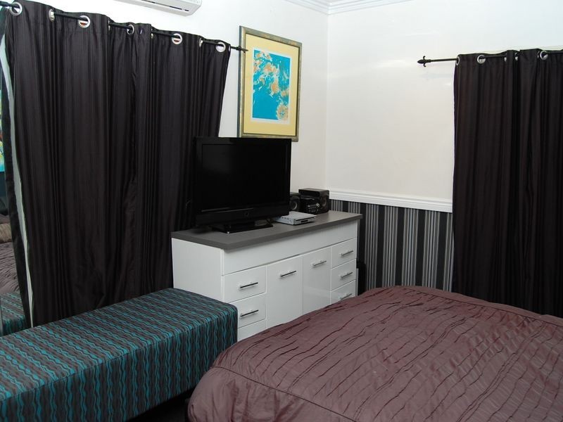 8 Hill Street, Manunda QLD 4870