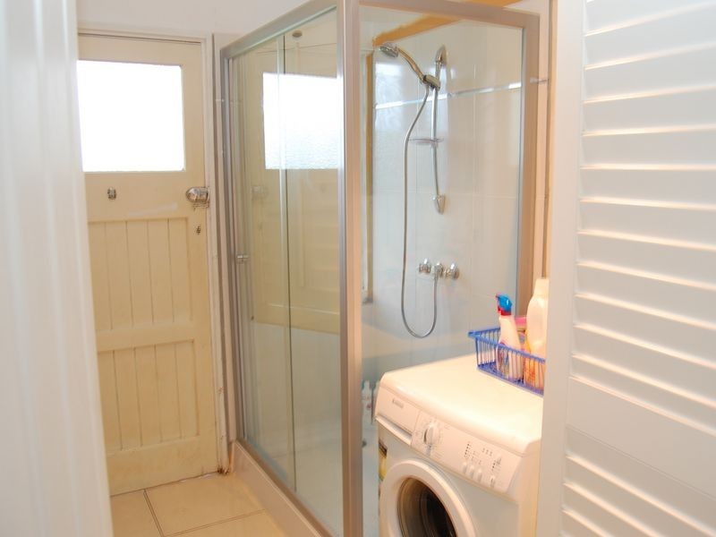 8 Hill Street, Manunda QLD 4870