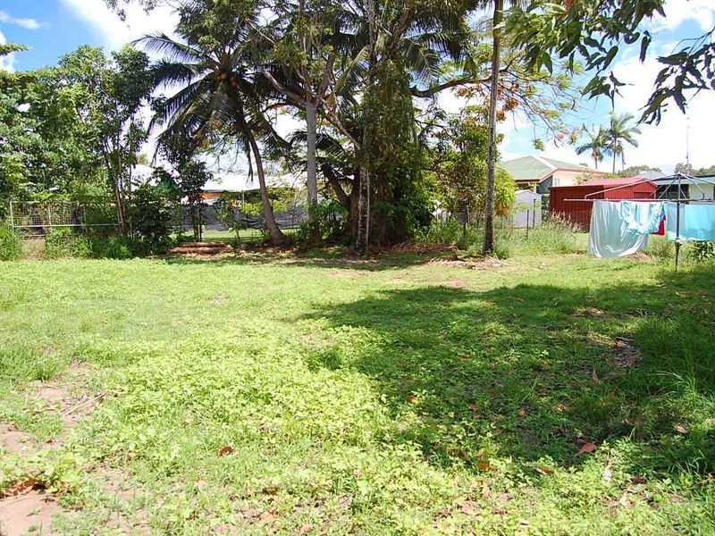 8 Hill Street, Manunda QLD 4870