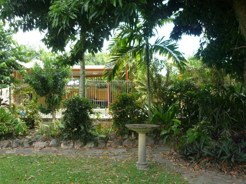 6 Kingsford Street, Mooroobool QLD 4870
