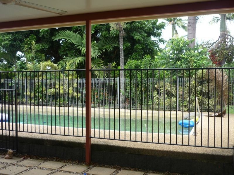 6 Kingsford Street, Mooroobool QLD 4870