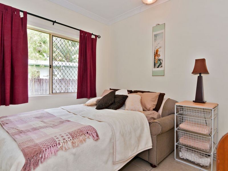 9 Yates Court, White Rock QLD 4868