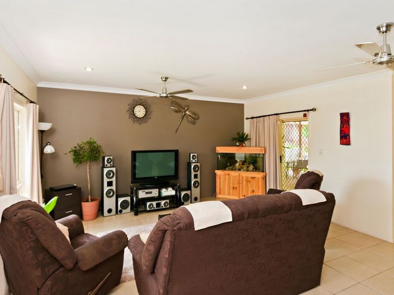 9 Yates Court, White Rock QLD 4868