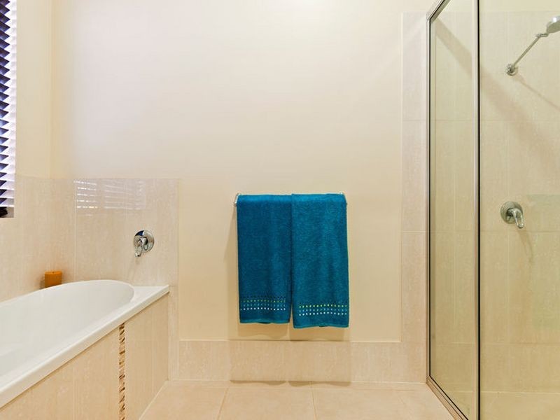 37 Sunbird Drive, Woree QLD 4868