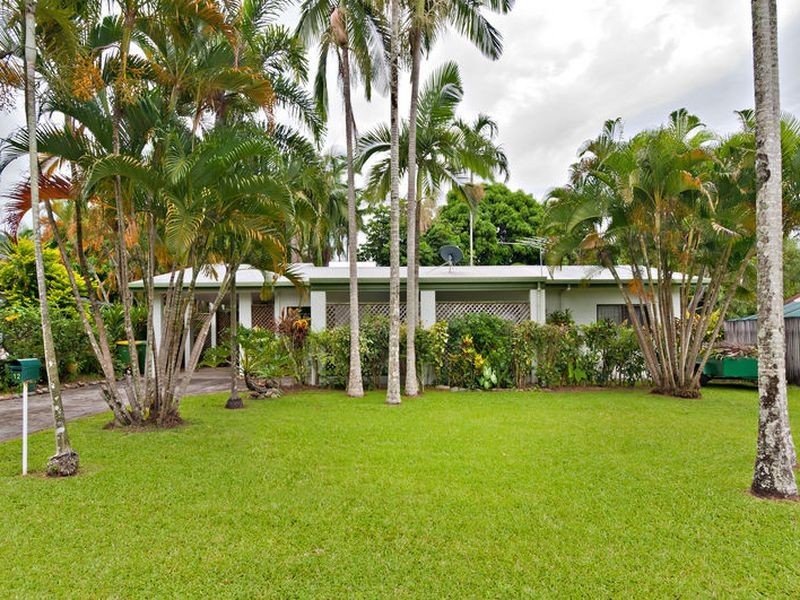 12 Cambrian Avenue, Smithfield QLD 4878