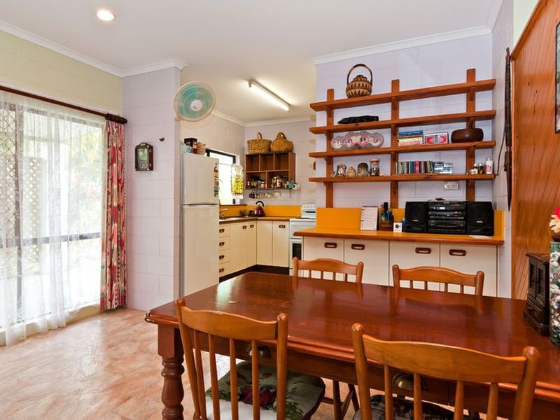12 Cambrian Avenue, Smithfield QLD 4878