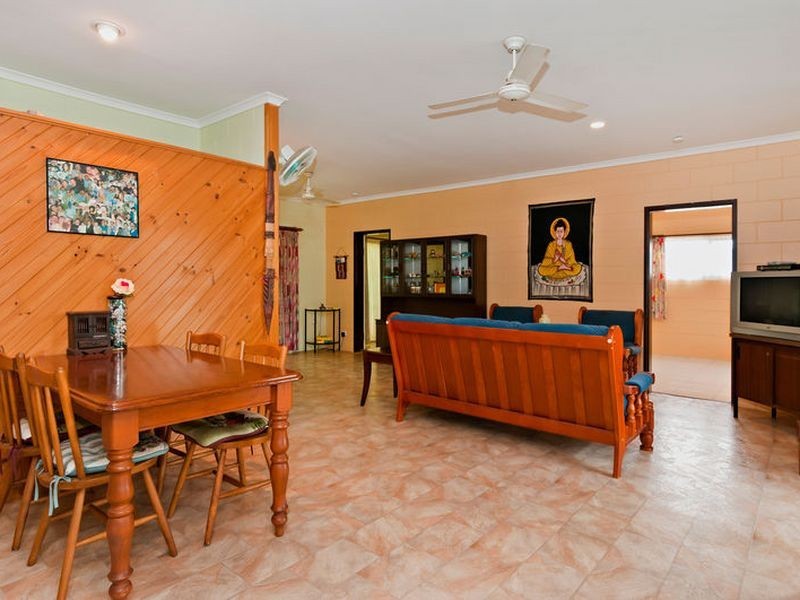 12 Cambrian Avenue, Smithfield QLD 4878