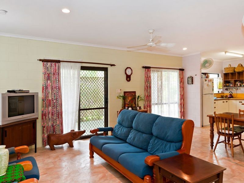 12 Cambrian Avenue, Smithfield QLD 4878