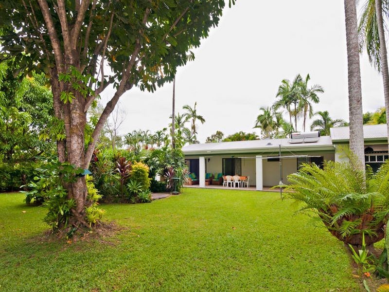 12 Cambrian Avenue, Smithfield QLD 4878