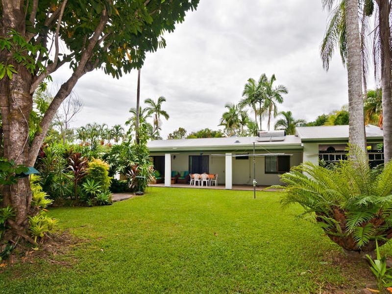 12 Cambrian Avenue, Smithfield QLD 4878
