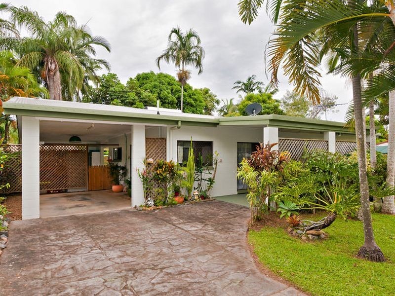 12 Cambrian Avenue, Smithfield QLD 4878