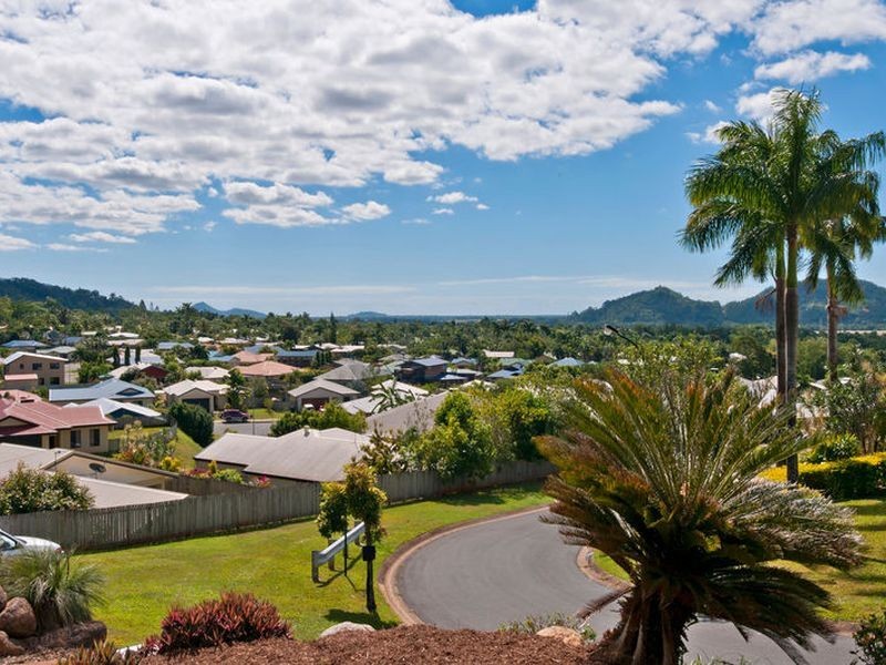 41 Pilosa Street, Redlynch QLD 4870
