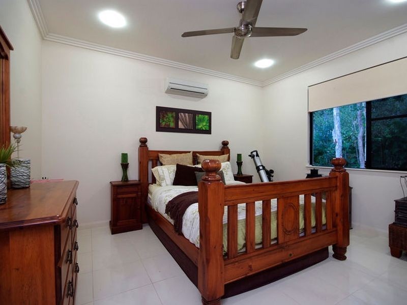 8 Celebration Close, Clifton Beach QLD 4879