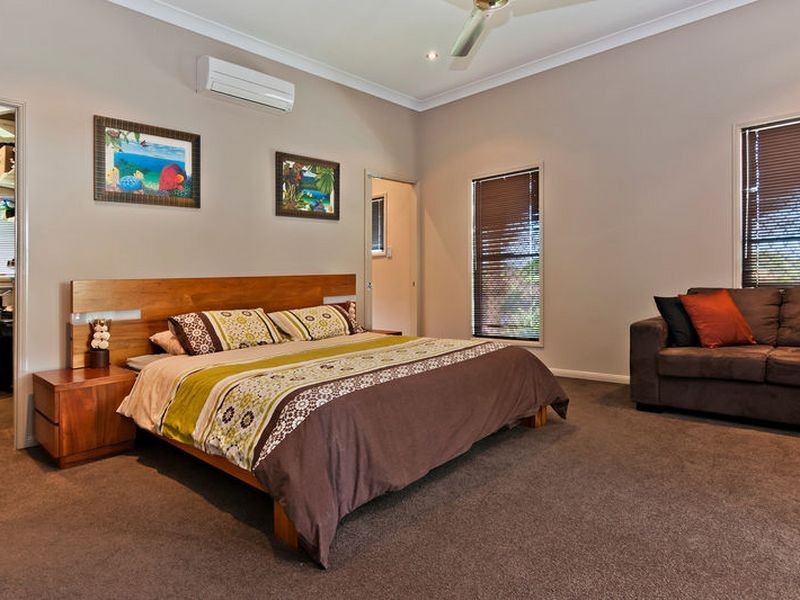 1 Retreat Close, Palm Cove QLD 4879