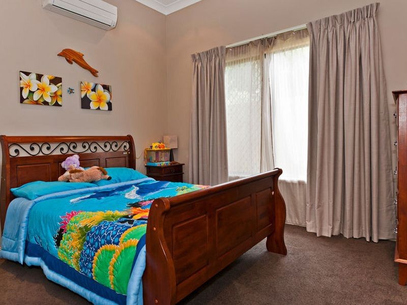 1 Retreat Close, Palm Cove QLD 4879