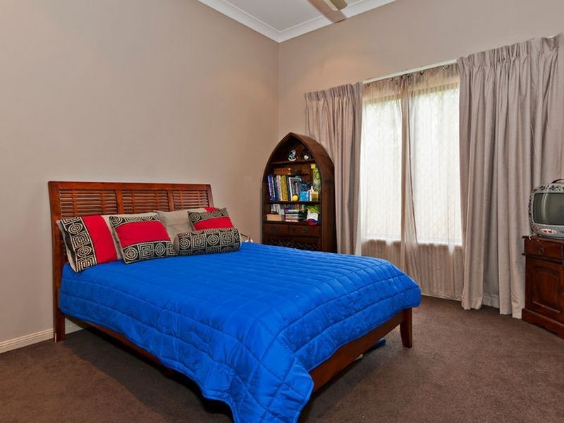 1 Retreat Close, Palm Cove QLD 4879