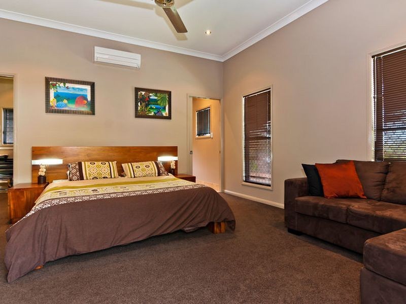 1 Retreat Close, Palm Cove QLD 4879