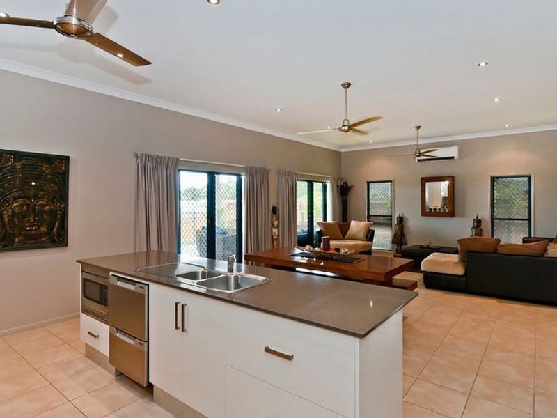 1 Retreat Close, Palm Cove QLD 4879