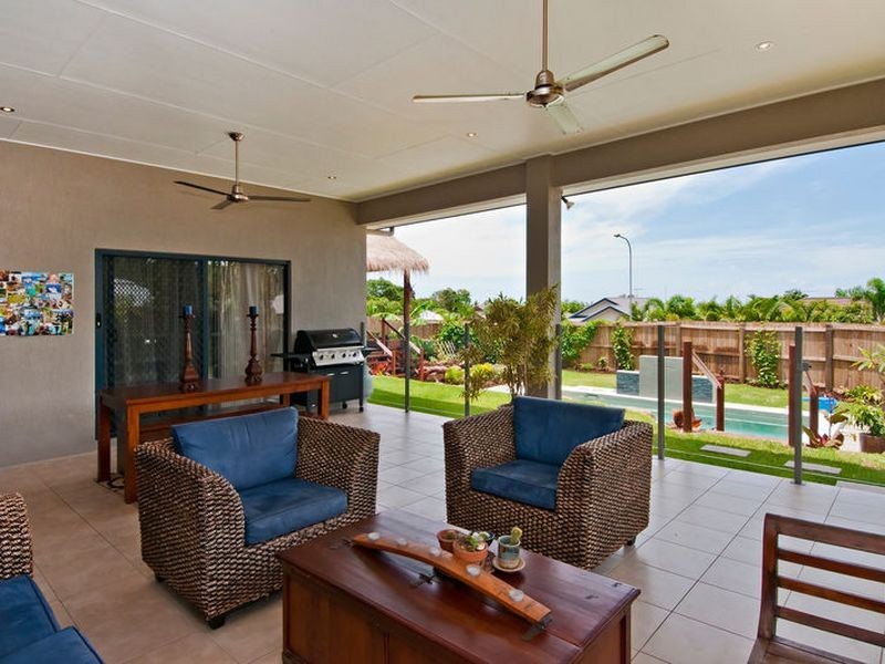 1 Retreat Close, Palm Cove QLD 4879