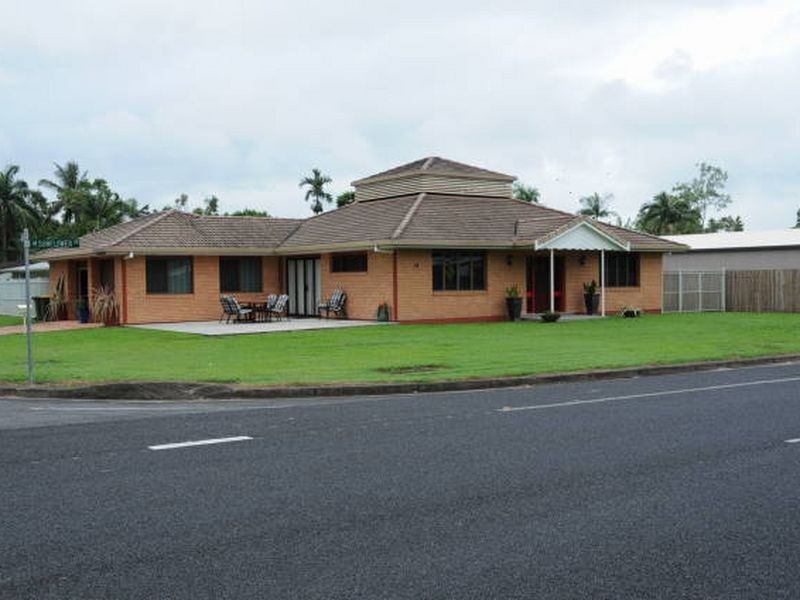 14 Sunflower Drive, Mooroobool QLD 4870