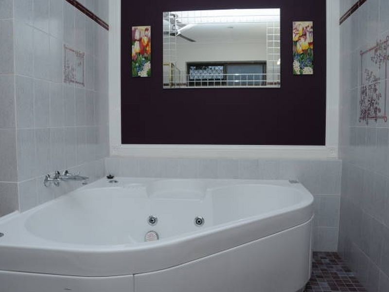 14 Sunflower Drive, Mooroobool QLD 4870