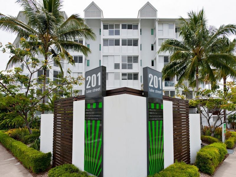9/201 Lake Street, Cairns North QLD 4870