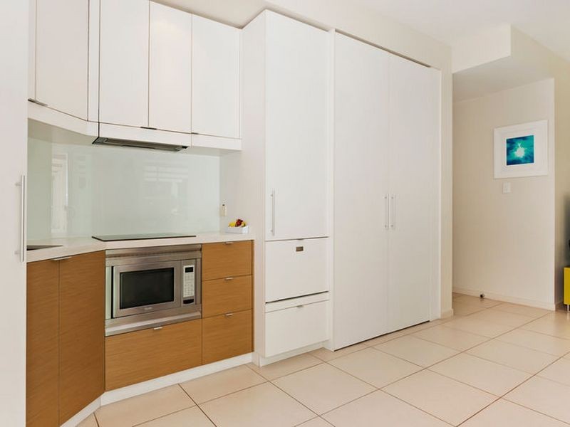 9/201 Lake Street, Cairns North QLD 4870