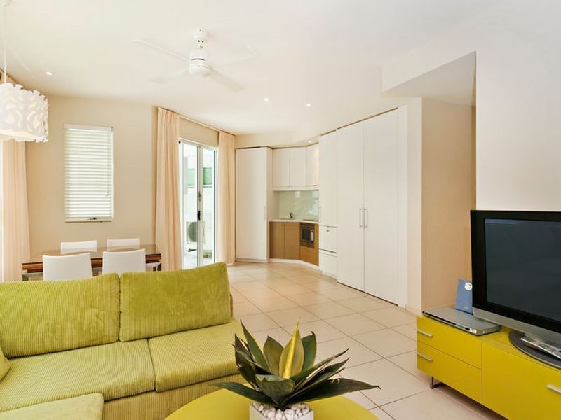 9/201 Lake Street, Cairns North QLD 4870