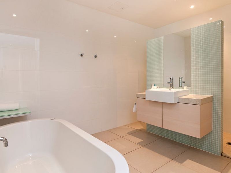 9/201 Lake Street, Cairns North QLD 4870