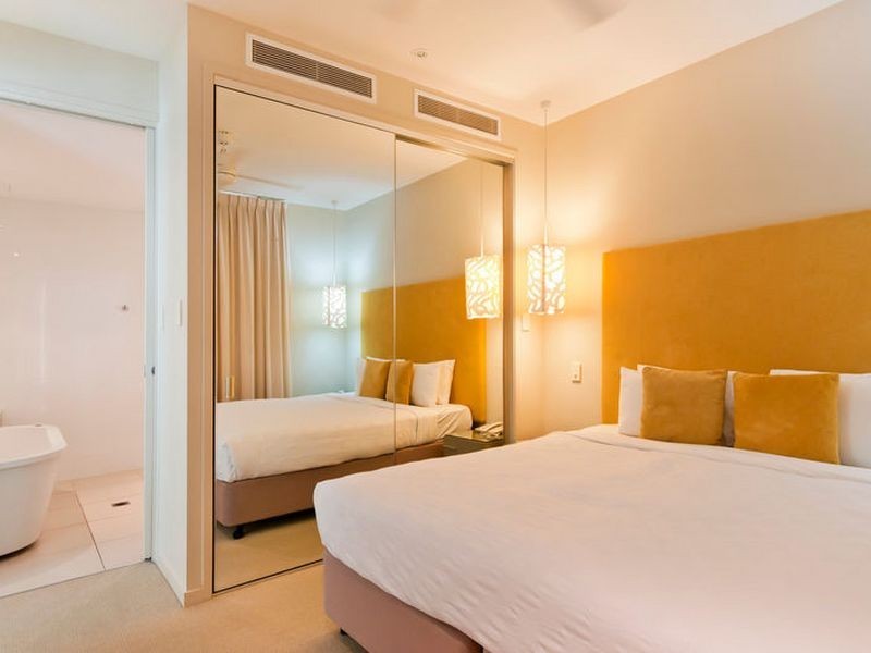 9/201 Lake Street, Cairns North QLD 4870