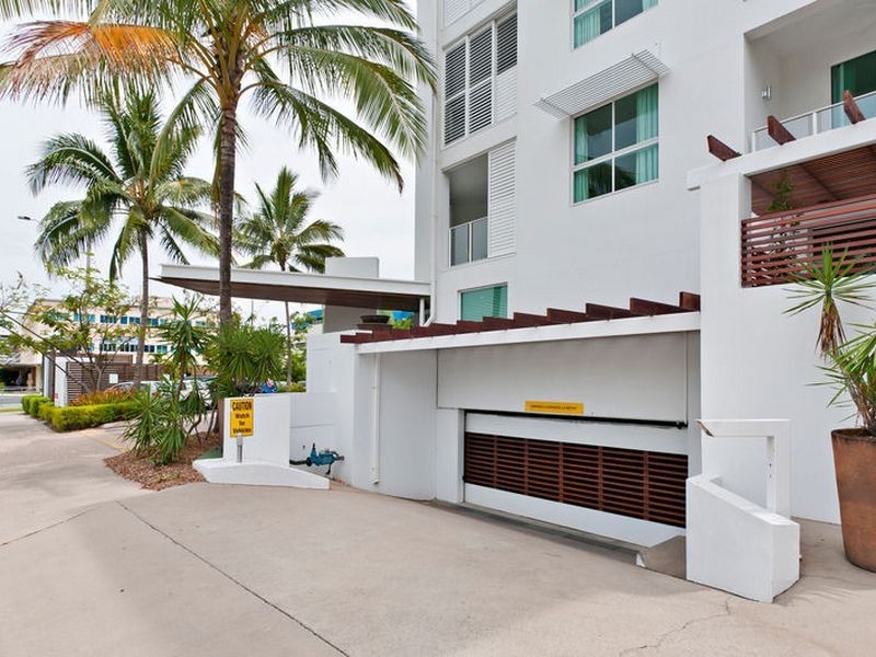 9/201 Lake Street, Cairns North QLD 4870