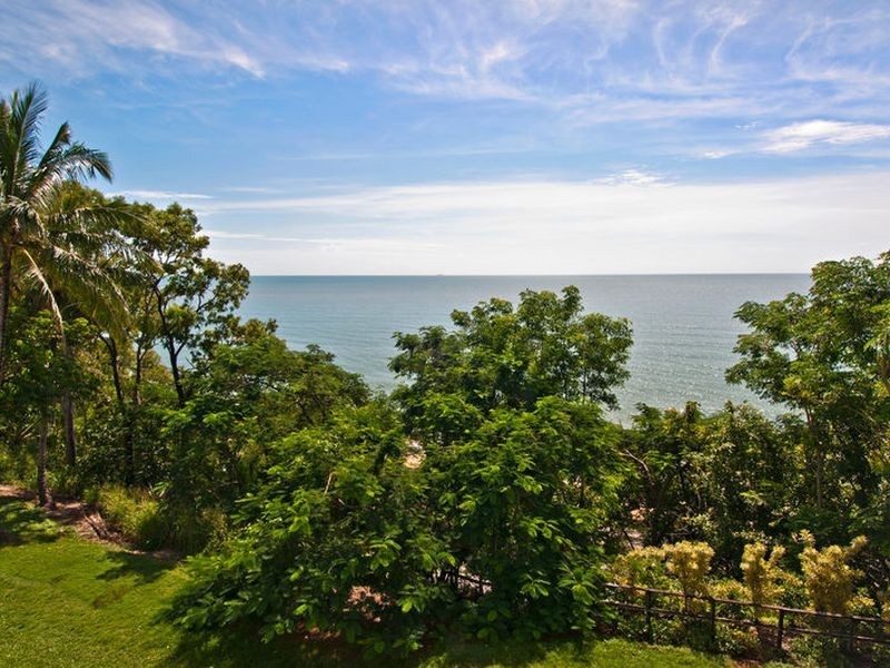 301/92 Moore Street, Trinity Beach QLD 4879