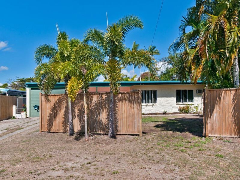 15 Bamboo Street, Holloways Beach QLD 4878