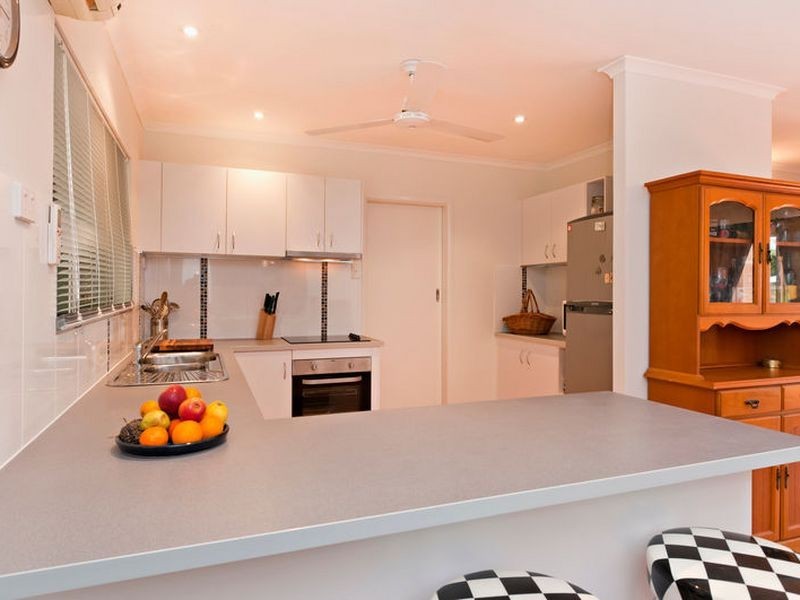 15 Bamboo Street, Holloways Beach QLD 4878