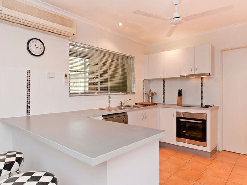 15 Bamboo Street, Holloways Beach QLD 4878